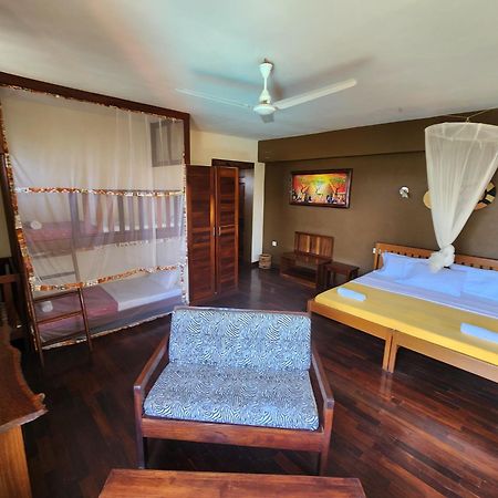 Surjios Guest House Jinja Exteriör bild